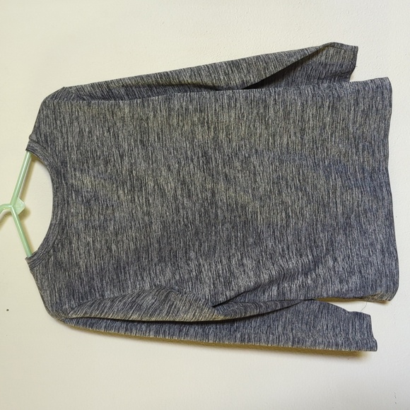 3 for $10 Bundle Sale! Old Navy Active "Out of This World" Go-Dry Shirt Sz S 6-7 - Picture 2 of 3